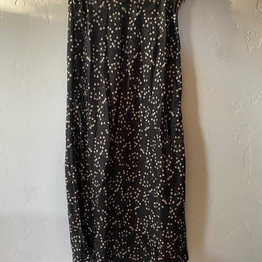 URBAN OUTFITTERS silky mid length skirt